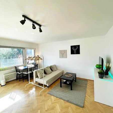 Cozy Apartment With Kitchen + Balcony New! Есен Екстериор снимка