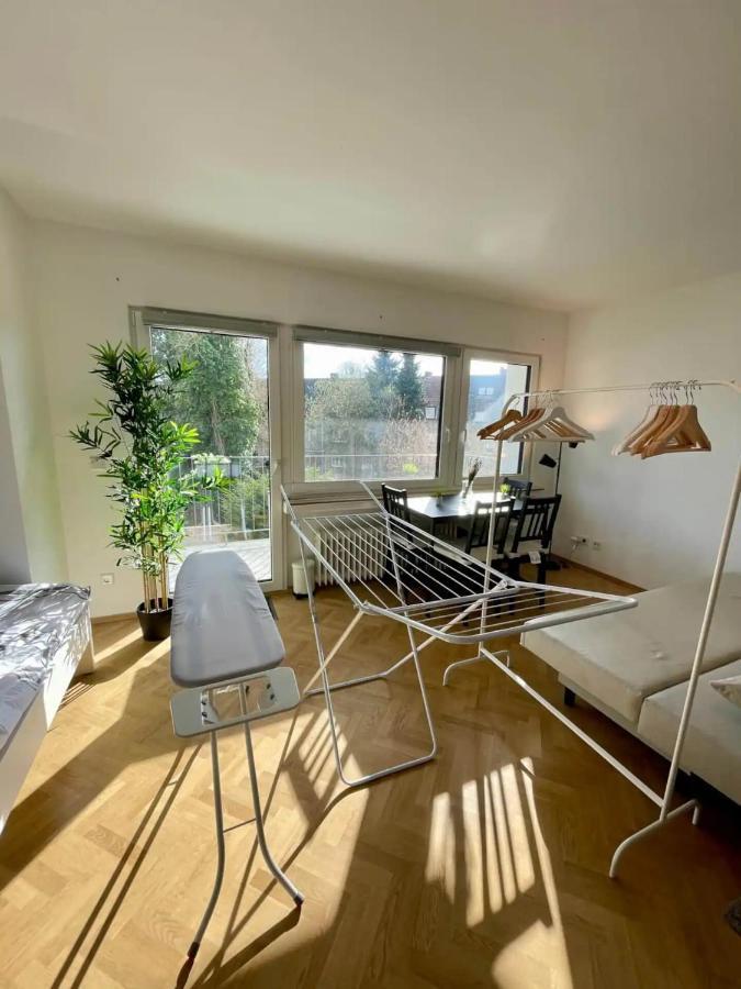 Cozy Apartment With Kitchen + Balcony New! Есен Екстериор снимка