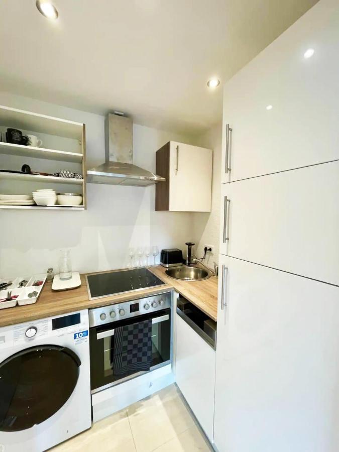 Cozy Apartment With Kitchen + Balcony New! Есен Екстериор снимка